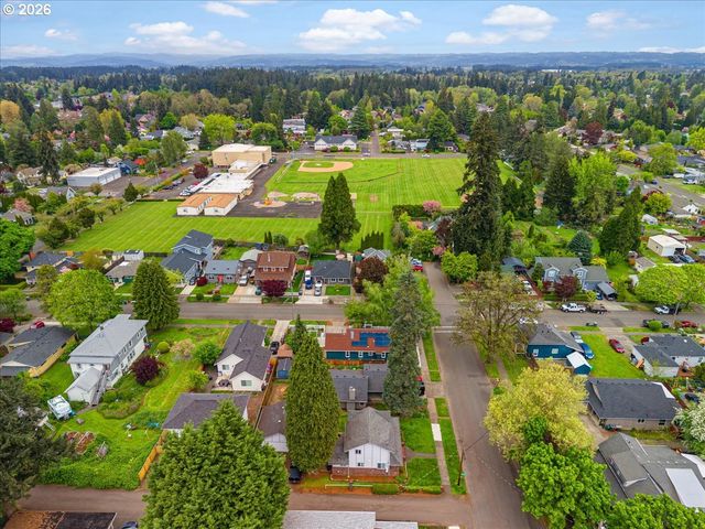 374 Ne EDISON St, Hillsboro, OR 97124