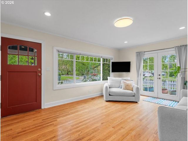 374 Ne EDISON St, Hillsboro, OR 97124