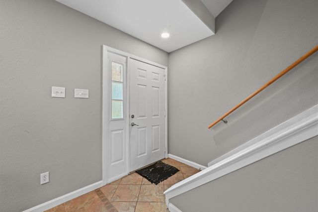 8400 Jamestown DR 332, Austin, TX 78758
