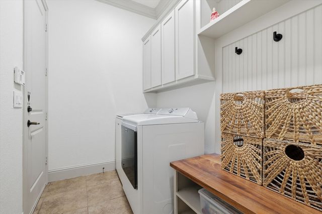 1125 Kiowa Drive E, Gainesville, TX 76240