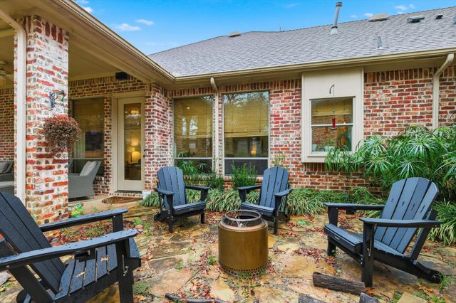 1125 Kiowa Drive E, Gainesville, TX 76240