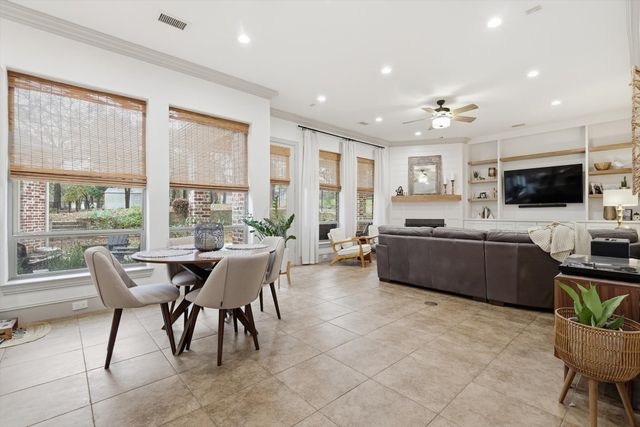 1125 Kiowa Drive E, Gainesville, TX 76240