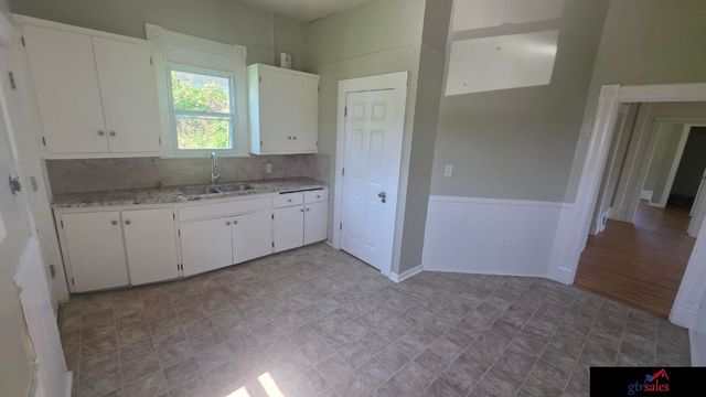 4135 Grant Street, Omaha, NE 68111