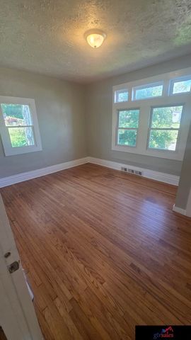 4135 Grant Street, Omaha, NE 68111