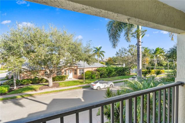 1855 Bridgepointe Circle 23, Vero Beach, FL 32967