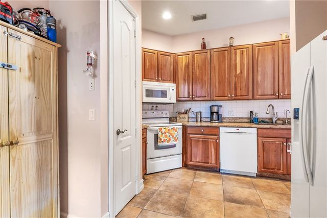 1855 Bridgepointe Circle 23, Vero Beach, FL 32967