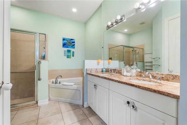 1855 Bridgepointe Circle 23, Vero Beach, FL 32967