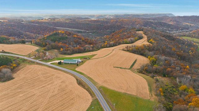 W5285 County Road F, La Crosse, WI 54601