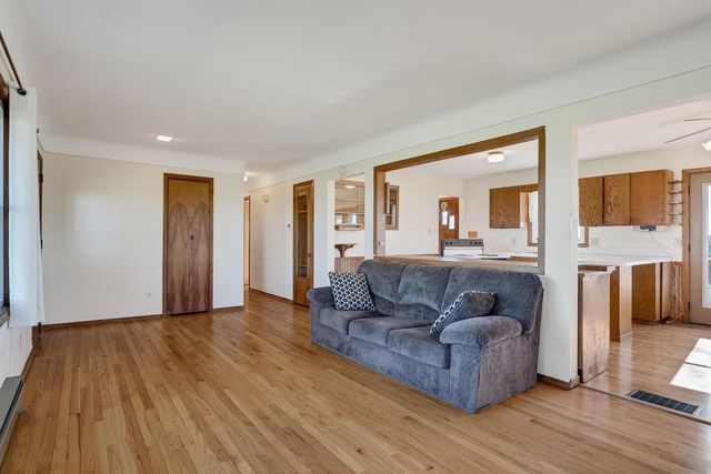 W5285 County Road F, La Crosse, WI 54601