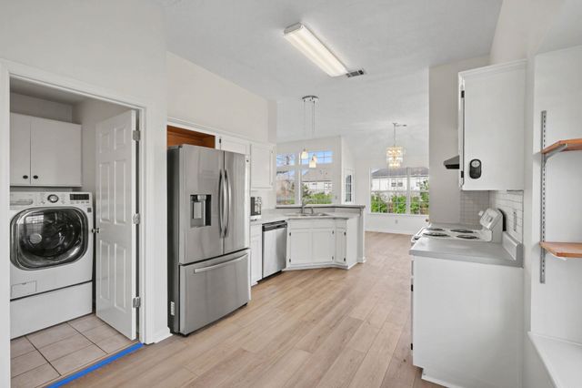 3800 Round Rock Dr, Antioch, TN 37013