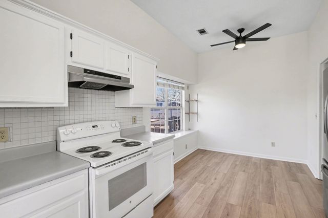 3800 Round Rock Dr, Antioch, TN 37013