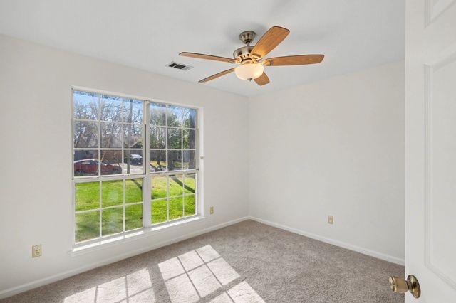 3800 Round Rock Dr, Antioch, TN 37013