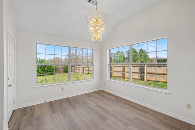 3800 Round Rock Dr, Antioch, TN 37013