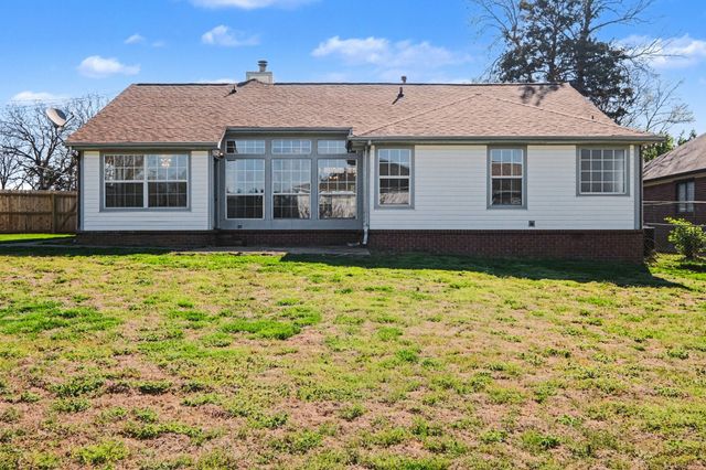 3800 Round Rock Dr, Antioch, TN 37013