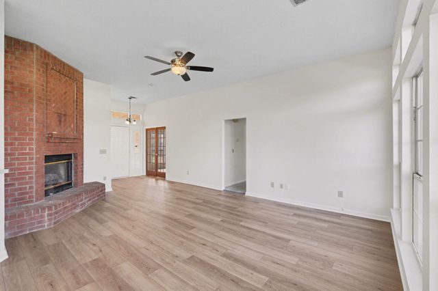 3800 Round Rock Dr, Antioch, TN 37013