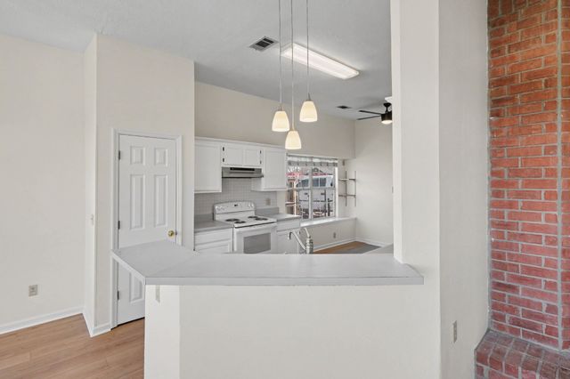 3800 Round Rock Dr, Antioch, TN 37013