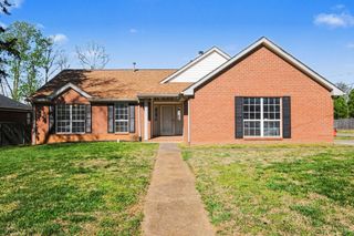 3800 Round Rock Dr, Antioch, TN 37013