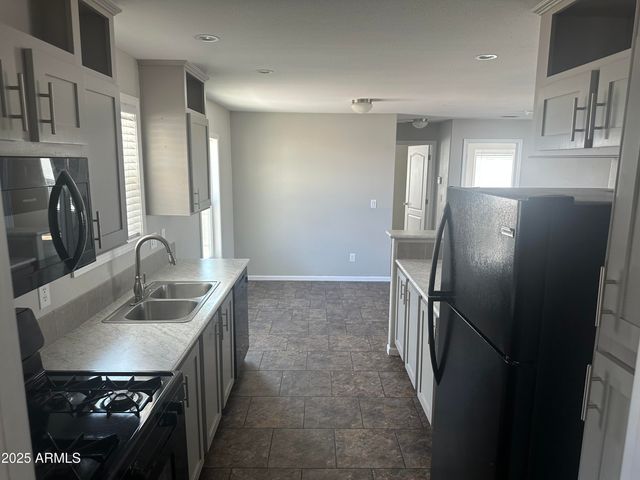 625 W MCKELLIPS Road 213, Mesa, AZ 85201