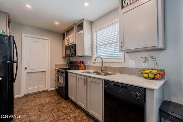 625 W MCKELLIPS Road 213, Mesa, AZ 85201