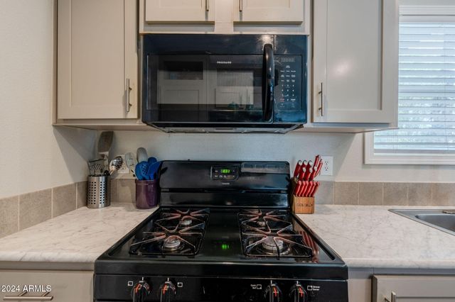 625 W MCKELLIPS Road 213, Mesa, AZ 85201