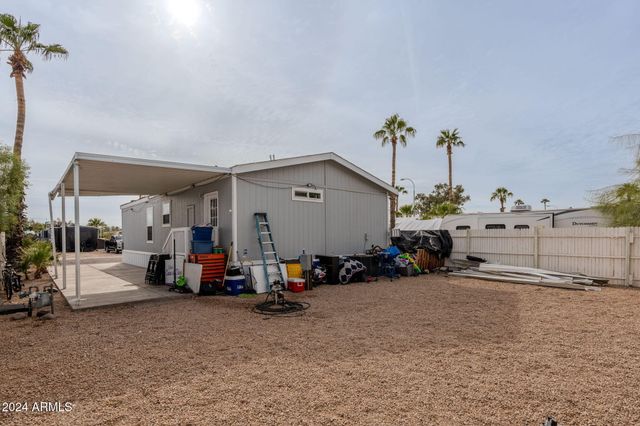 625 W MCKELLIPS Road 213, Mesa, AZ 85201