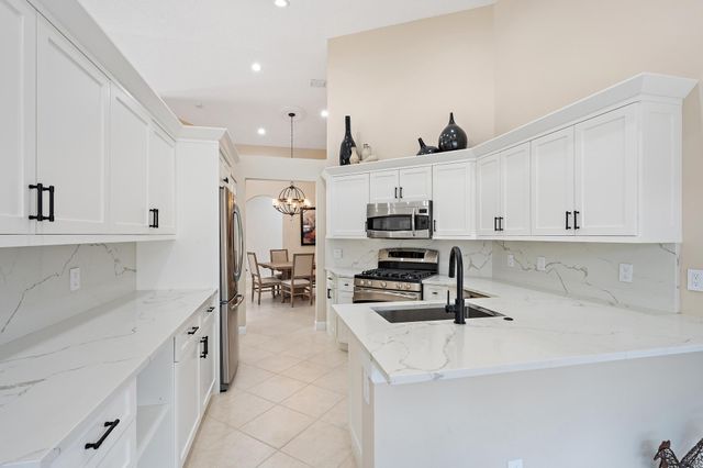 8164 Sandpiper Way, West Palm Beach, FL 33412