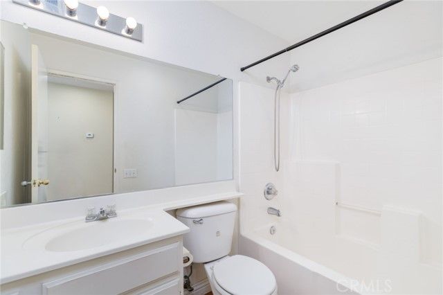 833 Empressa Court, Hemet, CA 92543