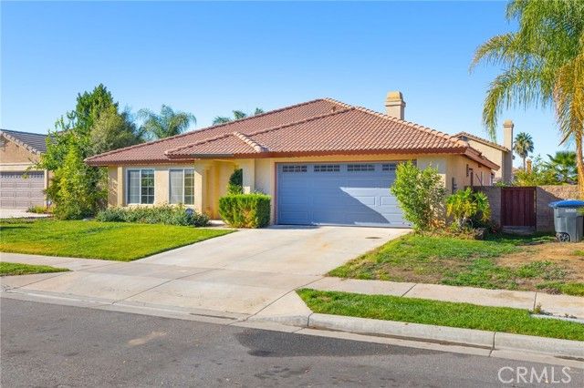 833 Empressa Court, Hemet, CA 92543
