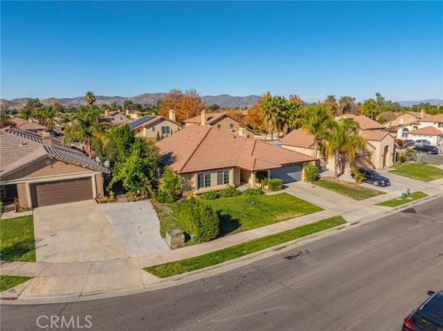 833 Empressa Court, Hemet, CA 92543