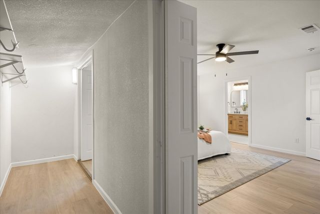 2221 Refugio Avenue, Fort Worth, TX 76164