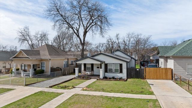 2221 Refugio Avenue, Fort Worth, TX 76164
