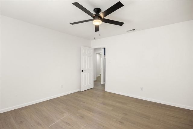 2221 Refugio Avenue, Fort Worth, TX 76164