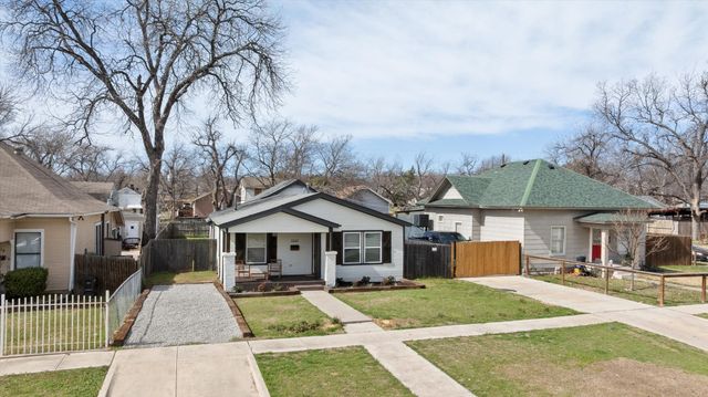 2221 Refugio Avenue, Fort Worth, TX 76164