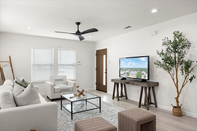 2221 Refugio Avenue, Fort Worth, TX 76164