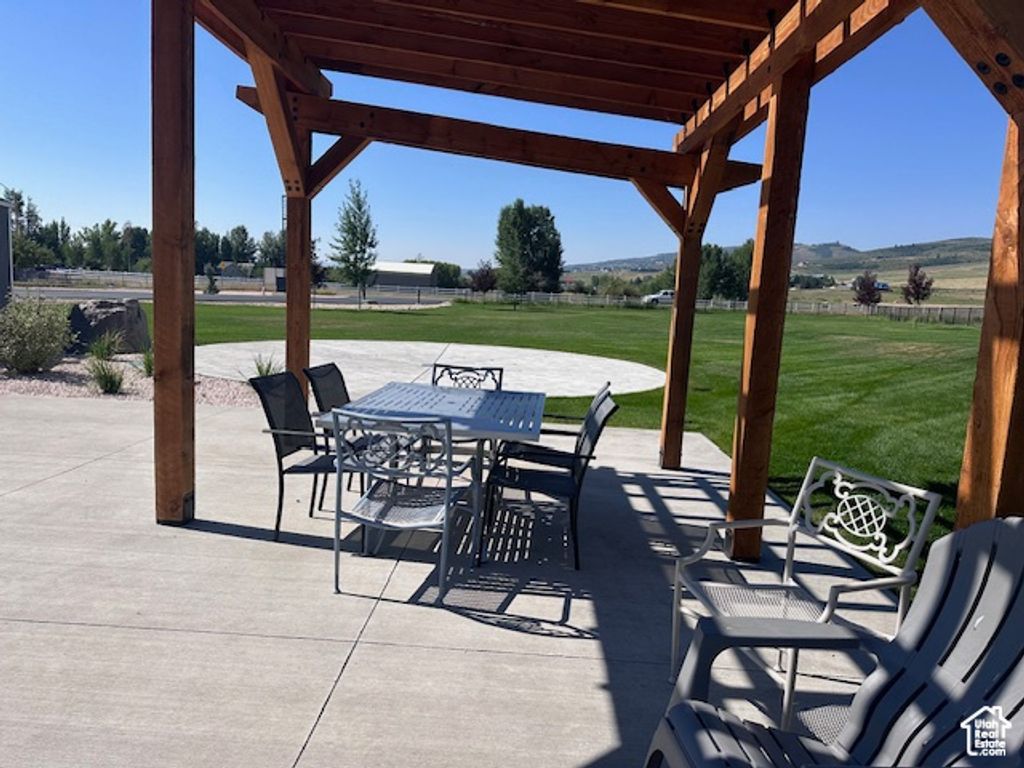 Image 4 of property listing at 55 W BUTTERCUP LN #33, Garden City, UT 84028