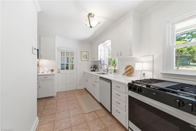 1156 Huntingdon Road, Winston-salem, NC 27104