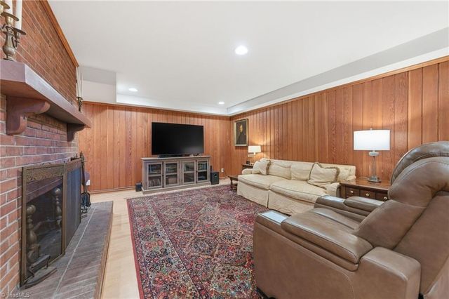 1156 Huntingdon Road, Winston-salem, NC 27104