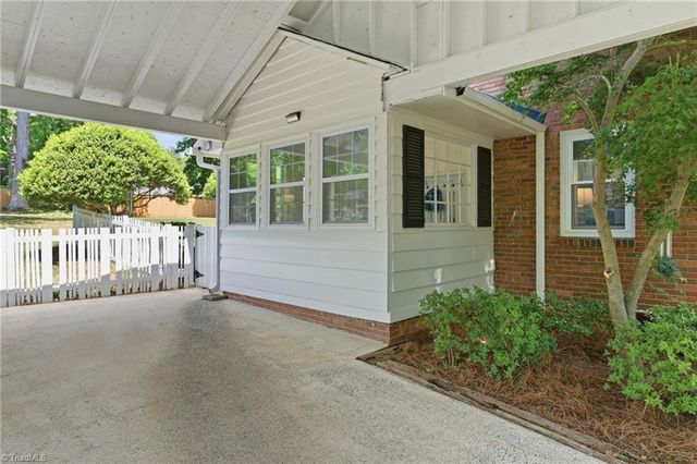 1156 Huntingdon Road, Winston-salem, NC 27104