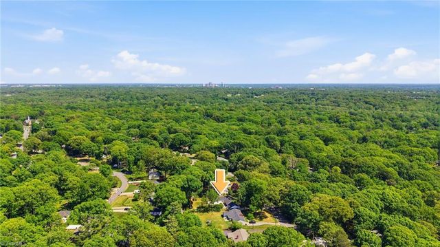 1156 Huntingdon Road, Winston-salem, NC 27104