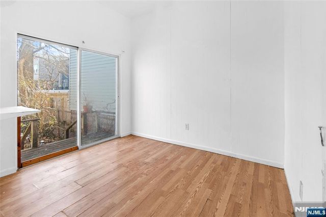 564 Hudson Avenue, Weehawken, NJ 07086