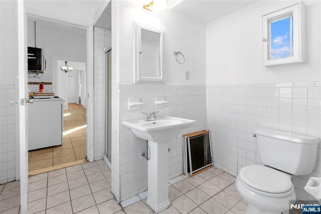 564 Hudson Avenue, Weehawken, NJ 07086