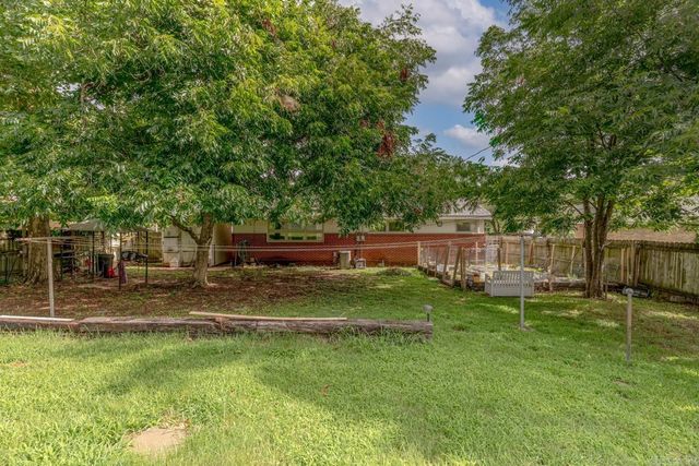 723 Valley Dr, Jonesboro, AR 72401