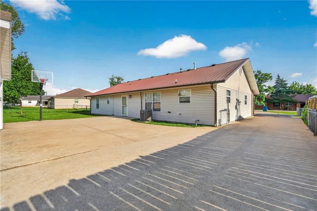 155 Frost Street, Pea Ridge, AR 72751