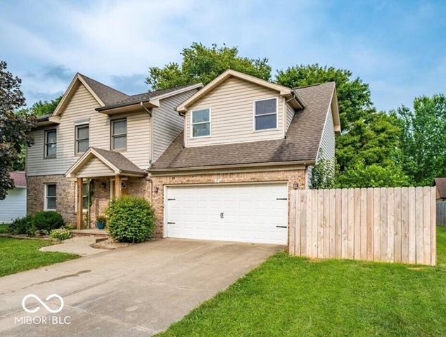 3343 Old Field Lane, Columbus, IN 47203