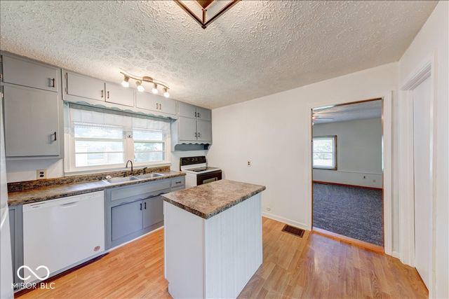 249 W County Line Road, Greenwood, IN 46142