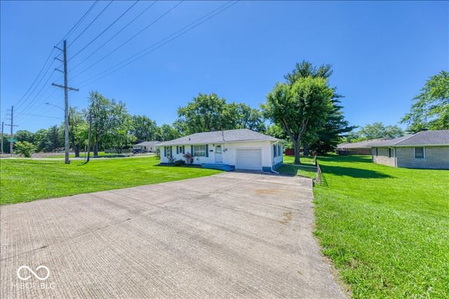249 W County Line Road, Greenwood, IN 46142