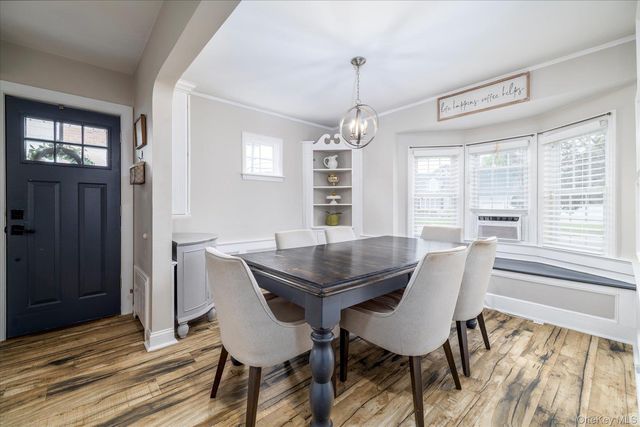 10 Woodland Avenue, Rockville Centre, NY 11570