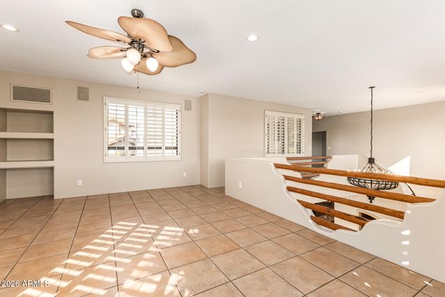 1732 E GELDING Drive, Phoenix, AZ 85022