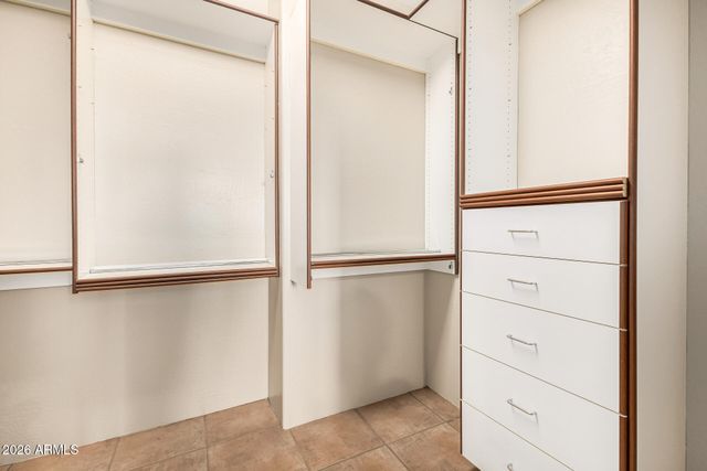 1732 E GELDING Drive, Phoenix, AZ 85022