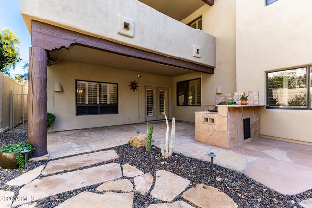 1732 E GELDING Drive, Phoenix, AZ 85022